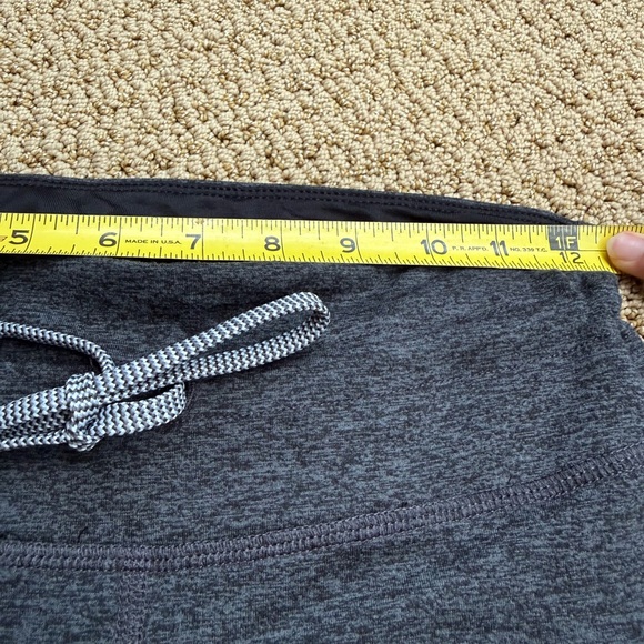 Run in Rabbit Cropped Tights - Picture 5 of 7